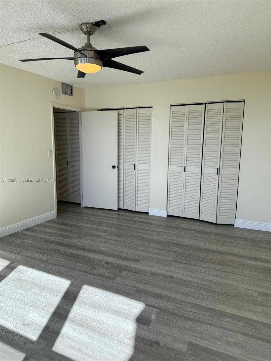 Small Image of 2500 PARKVIEW DR #1214, Hallandale Beach Number 20