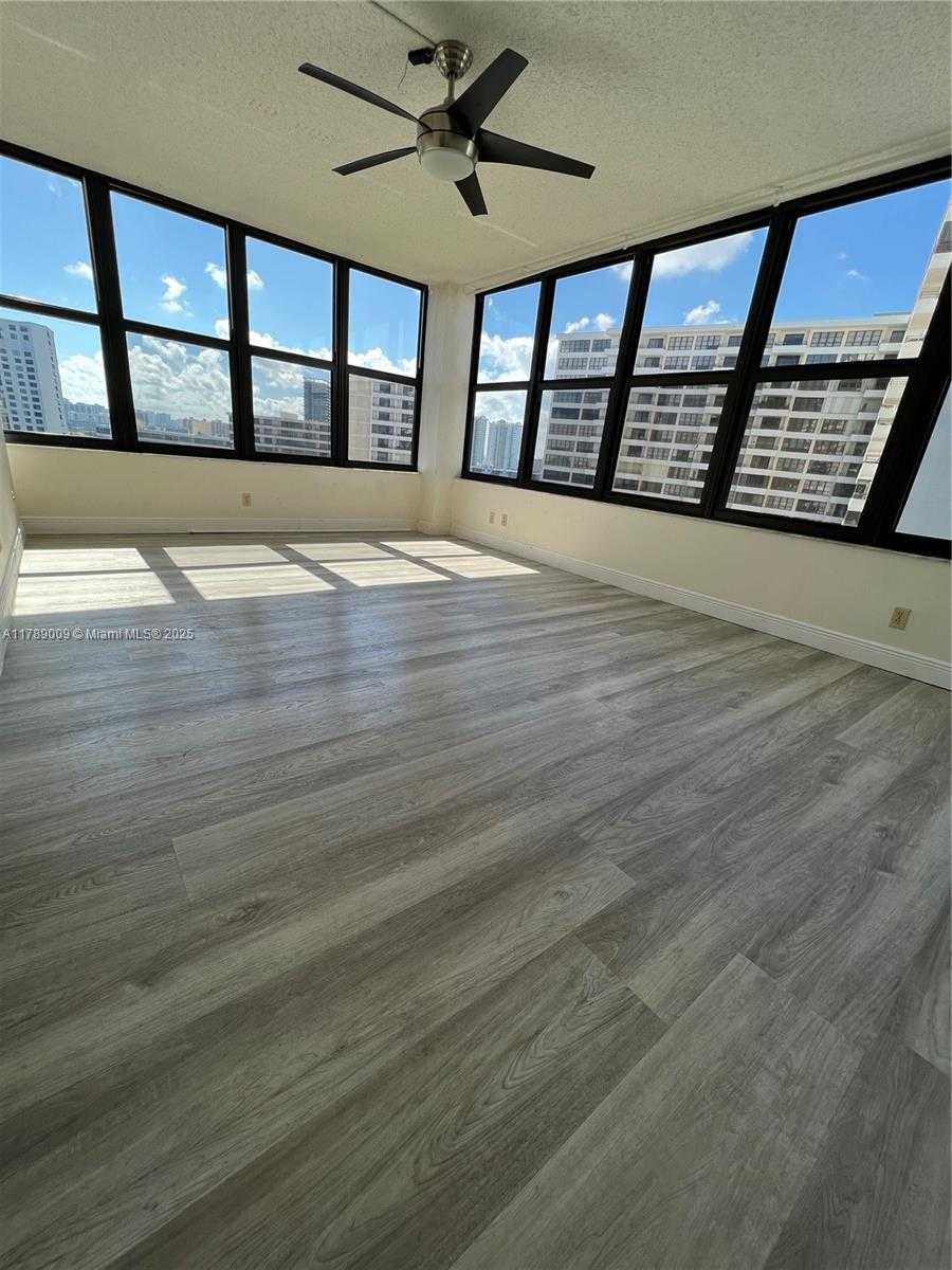 Small Image of 2500 PARKVIEW DR #1214, Hallandale Beach Number 3