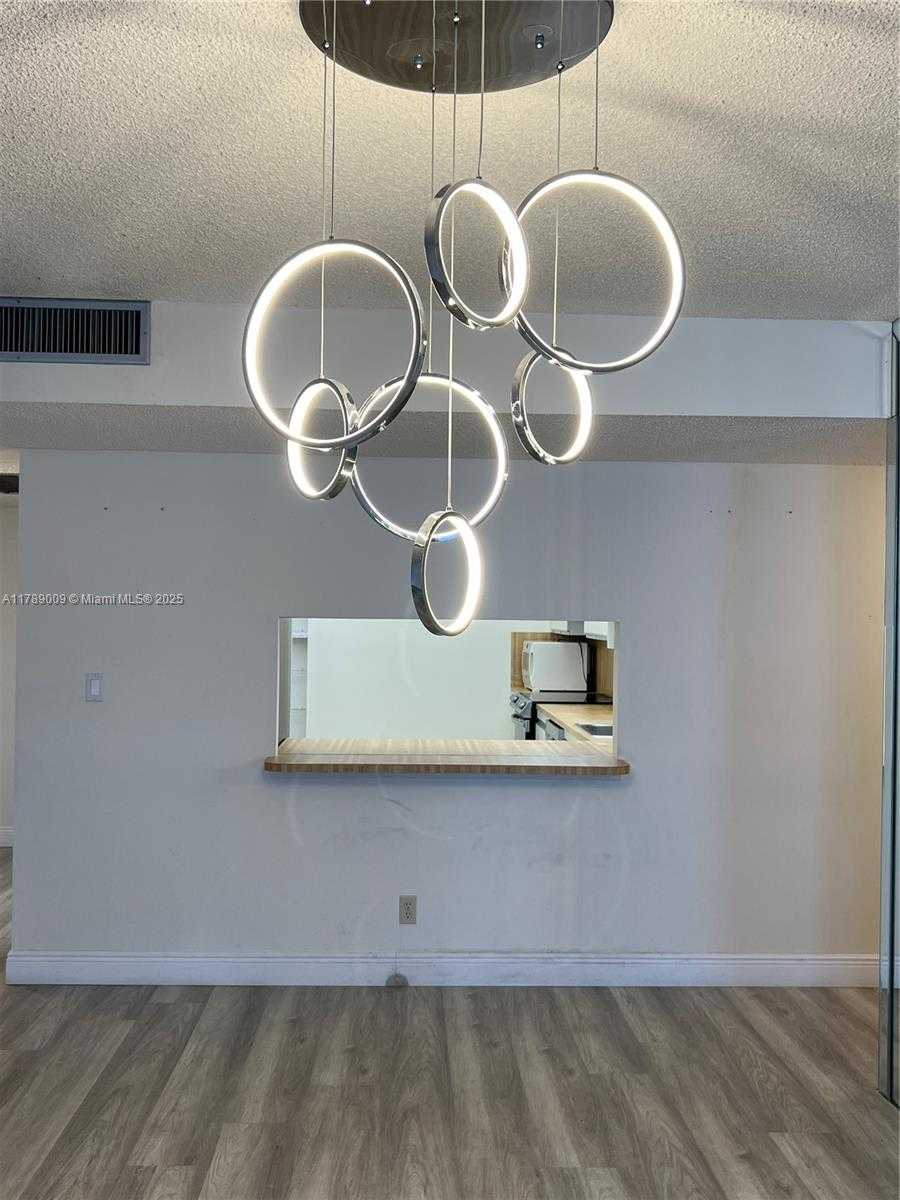 Small Image of 2500 PARKVIEW DR #1214, Hallandale Beach Number 7