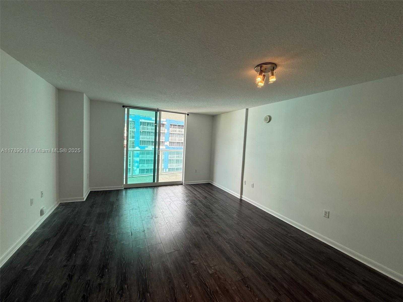Small Image of 2101 BRICKELL AVE #1002, Miami Number 9