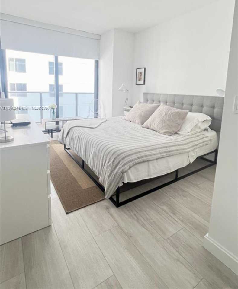 Small Image of 55 SOUTH WEST 9TH ST #2509, Miami Number 5