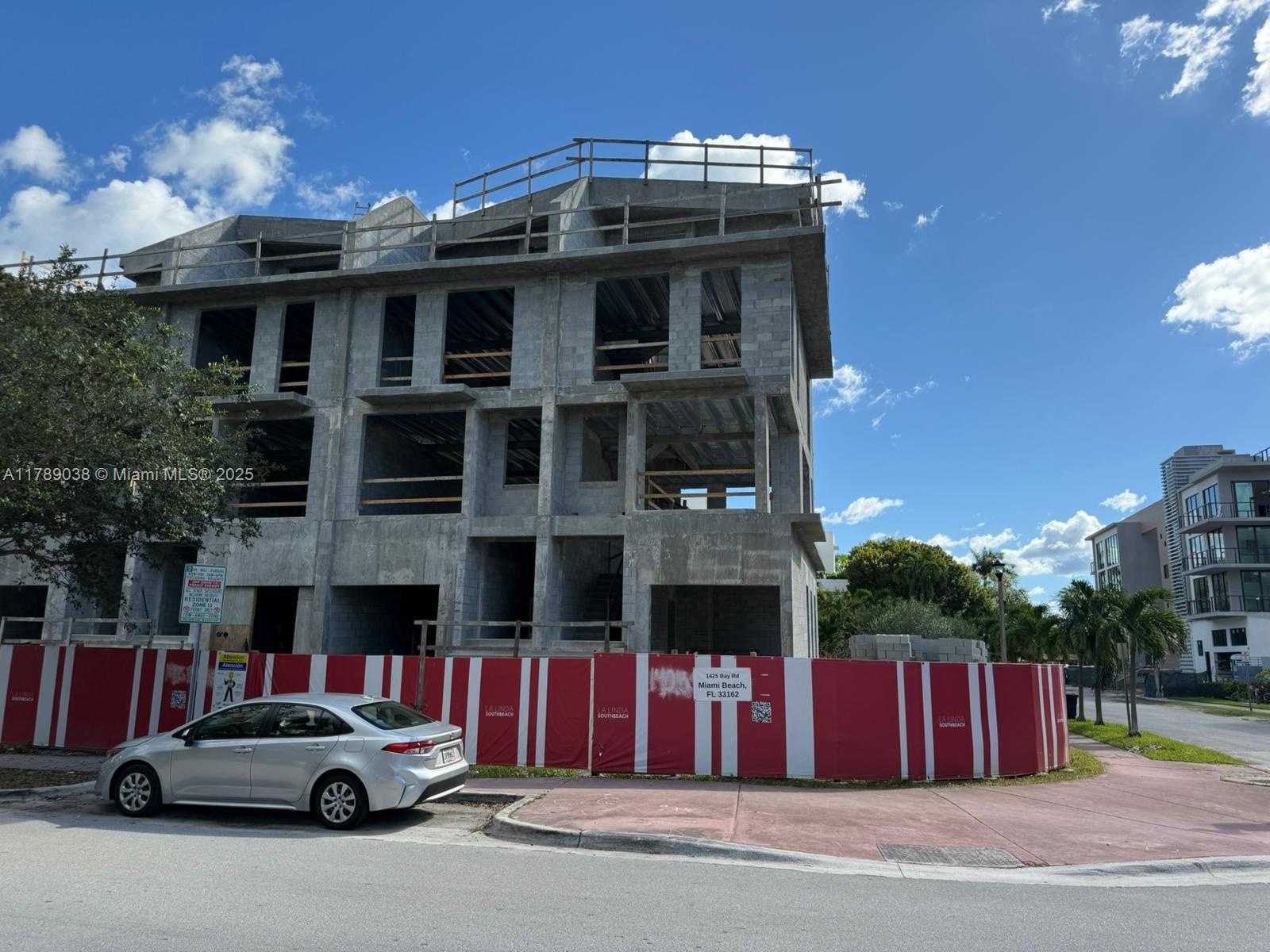 Small Image of 1425 BAY RD, Miami Beach Number 4