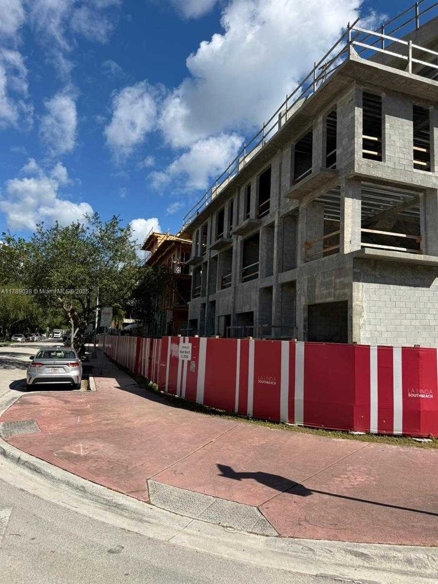 Small Image of 1425 BAY RD, Miami Beach Number 5