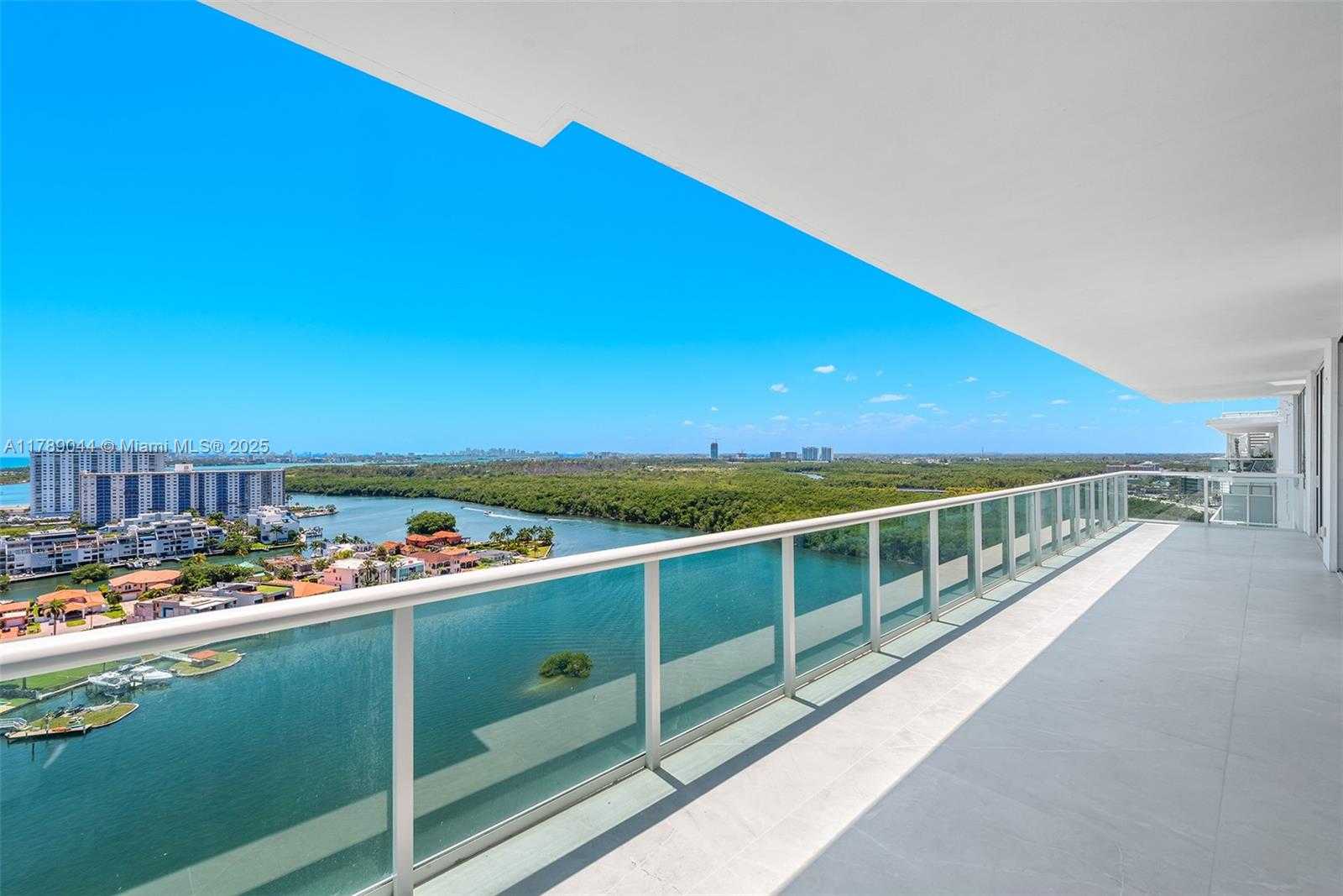 Small Image of 400 #PH-03, Sunny Isles Beach Number 10