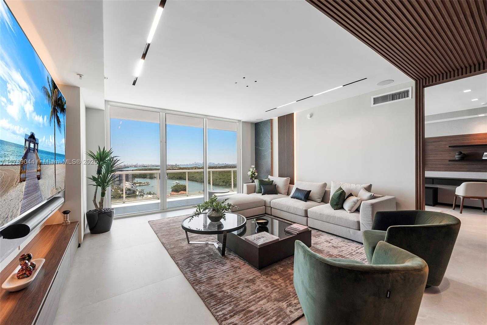 Small Image of 400 #PH-03, Sunny Isles Beach Number 13