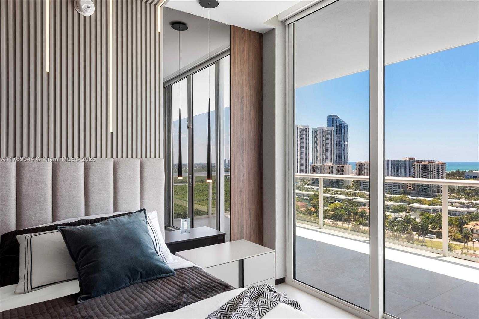 Small Image of 400 #PH-03, Sunny Isles Beach Number 18
