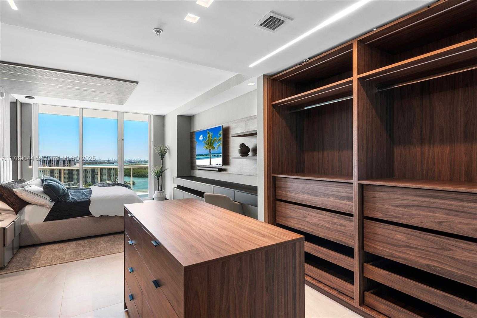 Small Image of 400 #PH-03, Sunny Isles Beach Number 19