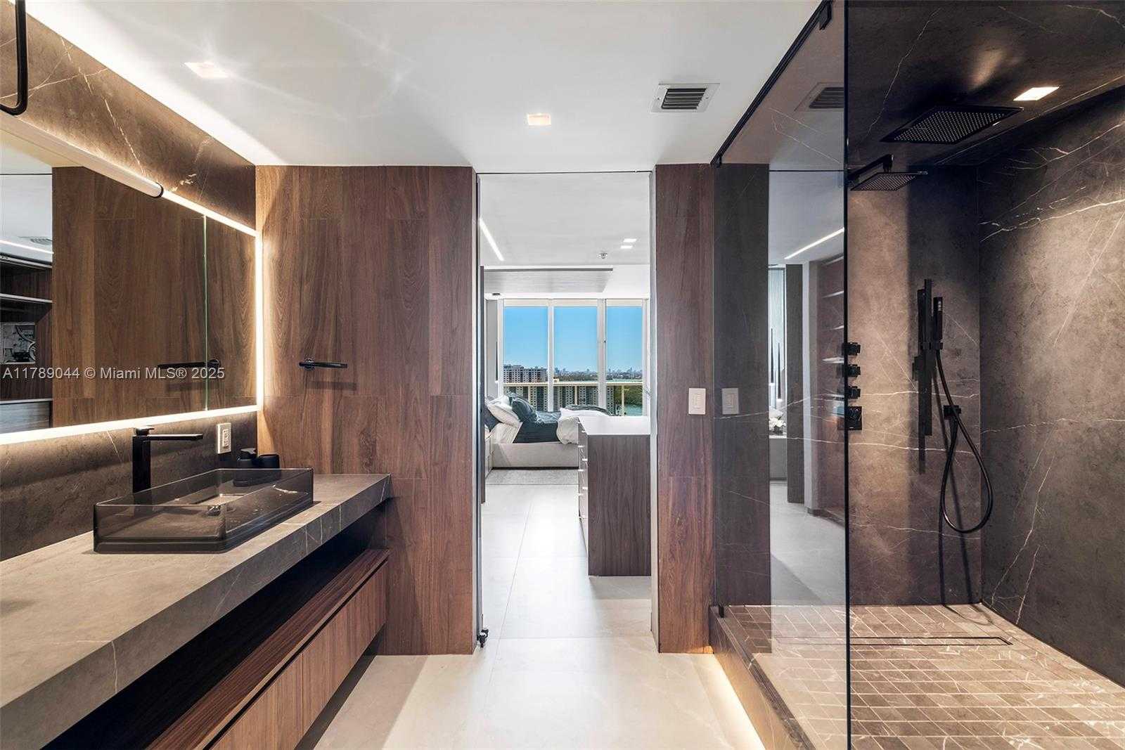 Small Image of 400 #PH-03, Sunny Isles Beach Number 20