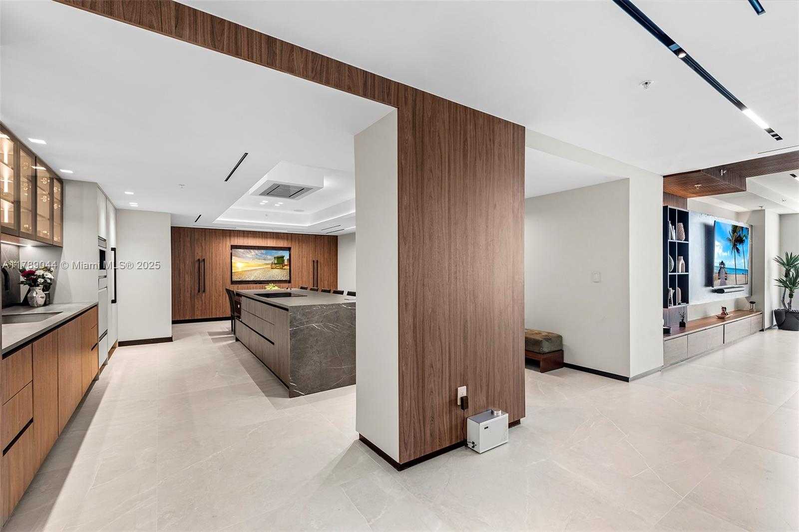 Small Image of 400 #PH-03, Sunny Isles Beach Number 27
