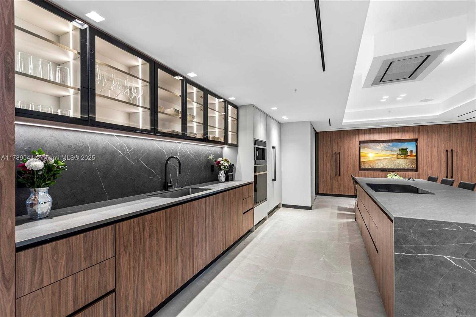 Small Image of 400 #PH-03, Sunny Isles Beach Number 28