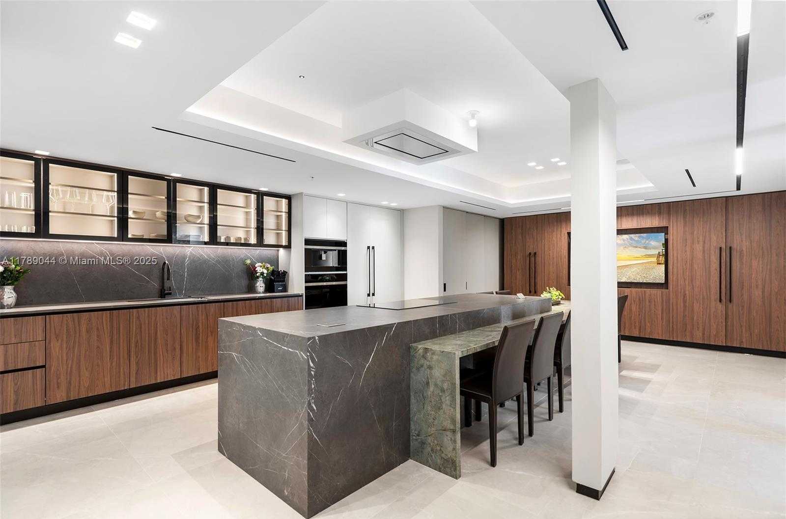 Small Image of 400 #PH-03, Sunny Isles Beach Number 30