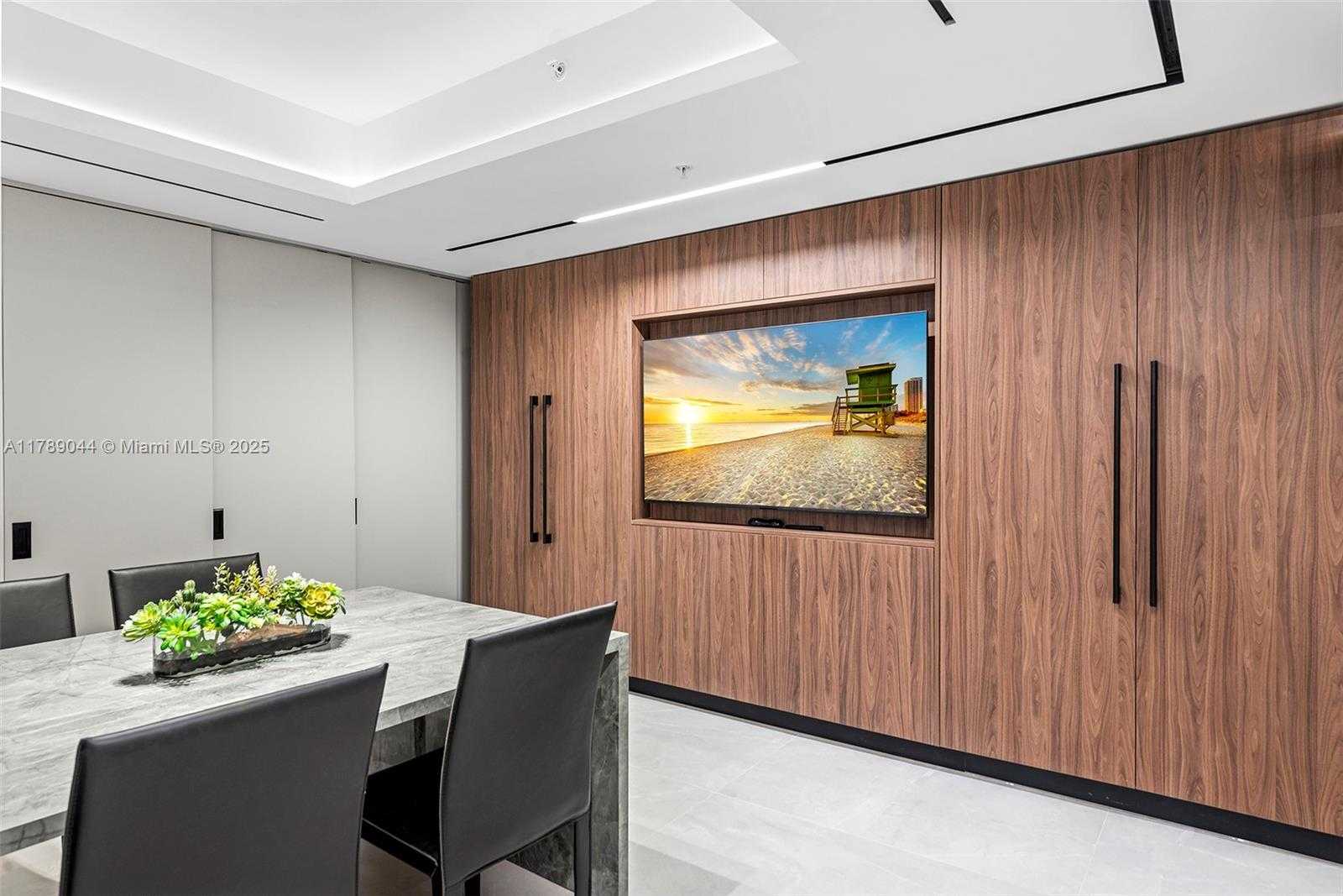 Small Image of 400 #PH-03, Sunny Isles Beach Number 31