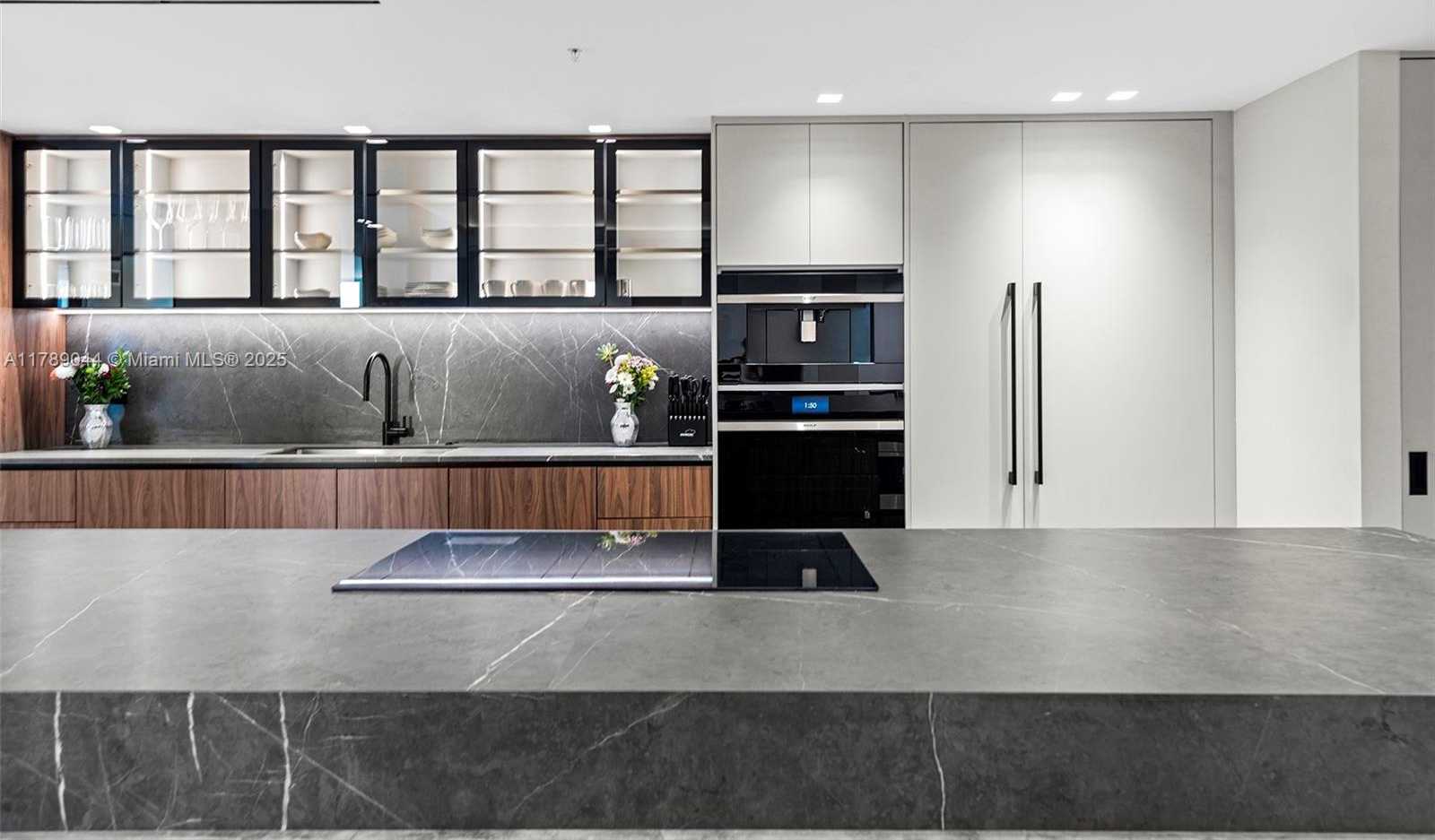 Small Image of 400 #PH-03, Sunny Isles Beach Number 34