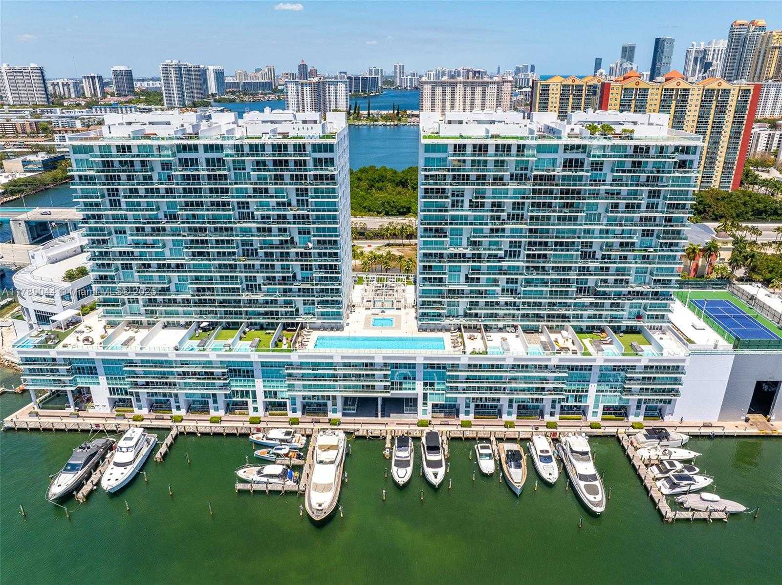 Small Image of 400 #PH-03, Sunny Isles Beach Number 4