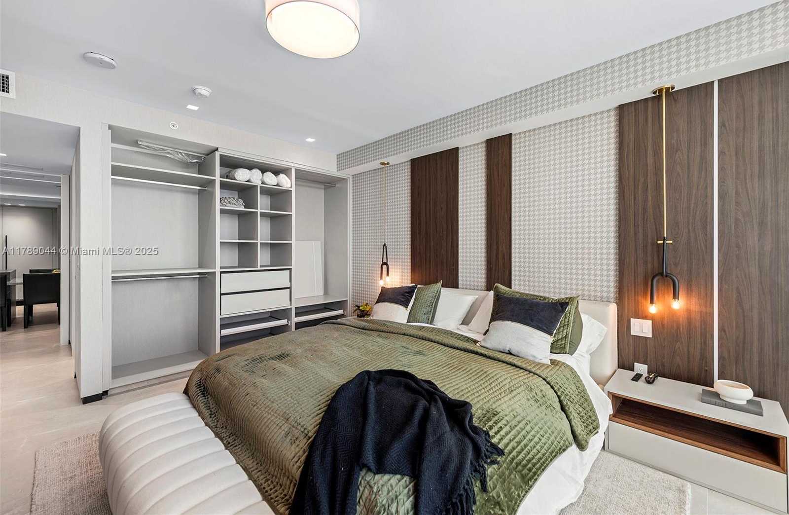 Small Image of 400 #PH-03, Sunny Isles Beach Number 44