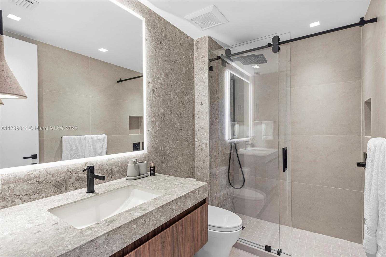 Small Image of 400 #PH-03, Sunny Isles Beach Number 45