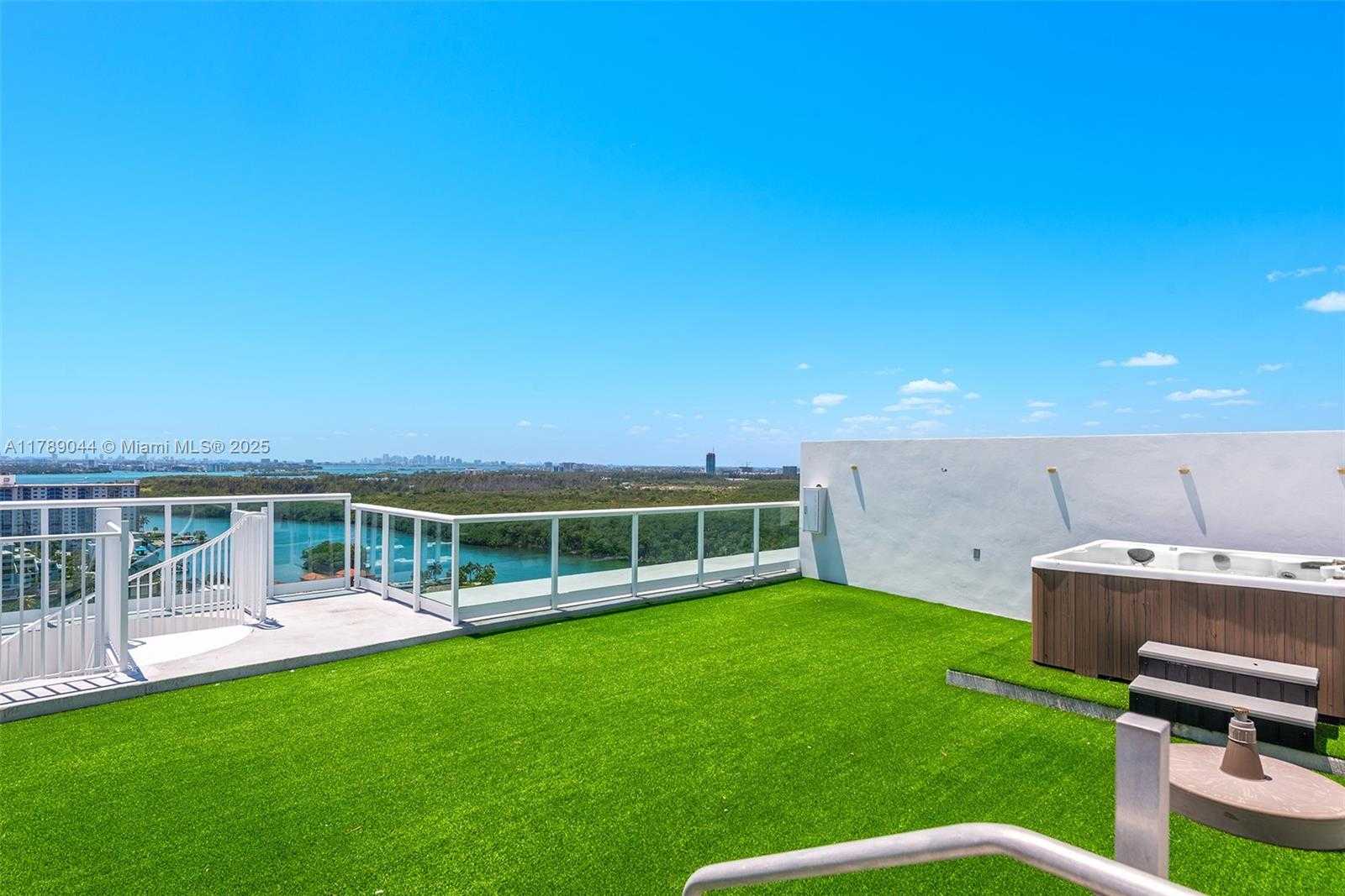Small Image of 400 #PH-03, Sunny Isles Beach Number 6