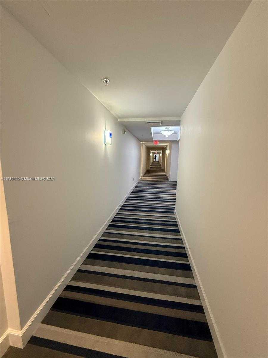 Small Image of 18800 NORTH EAST 29TH AVE #801, Aventura Number 3