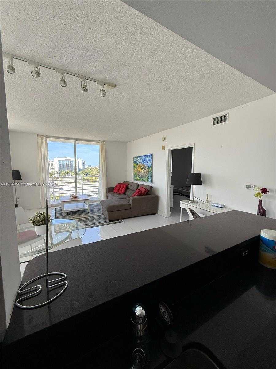 Small Image of 18800 NORTH EAST 29TH AVE #801, Aventura Number 8