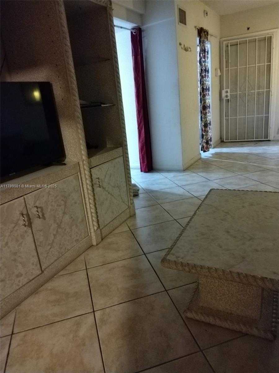 Small Image of 6510 WINFIELD BLVD #103, Margate Number 10