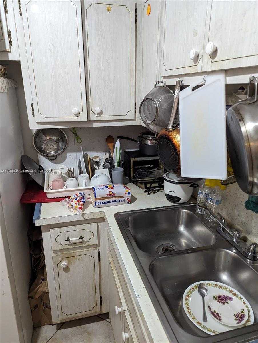 Small Image of 6510 WINFIELD BLVD #103, Margate Number 15