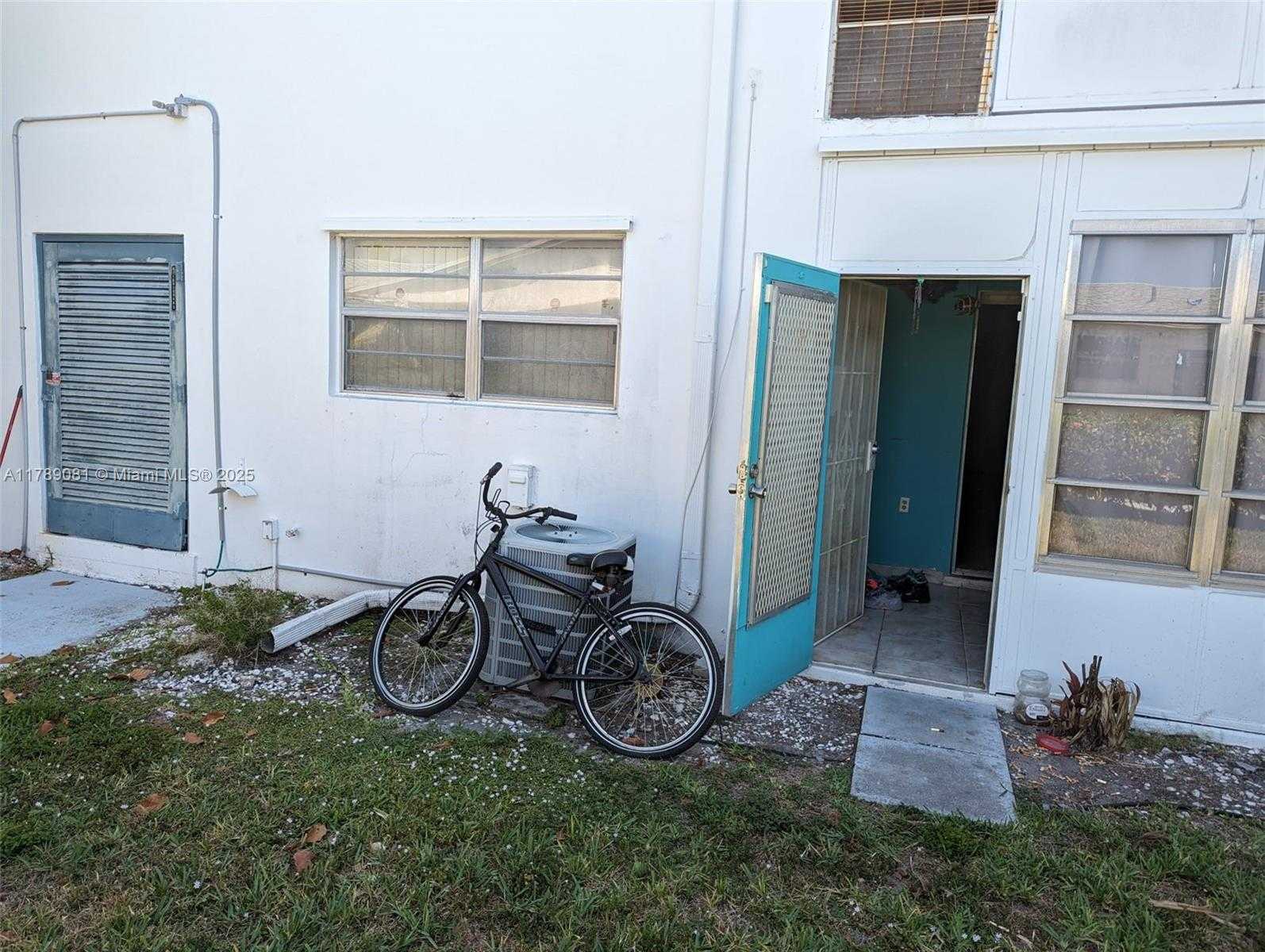 Small Image of 6510 WINFIELD BLVD #103, Margate Number 16