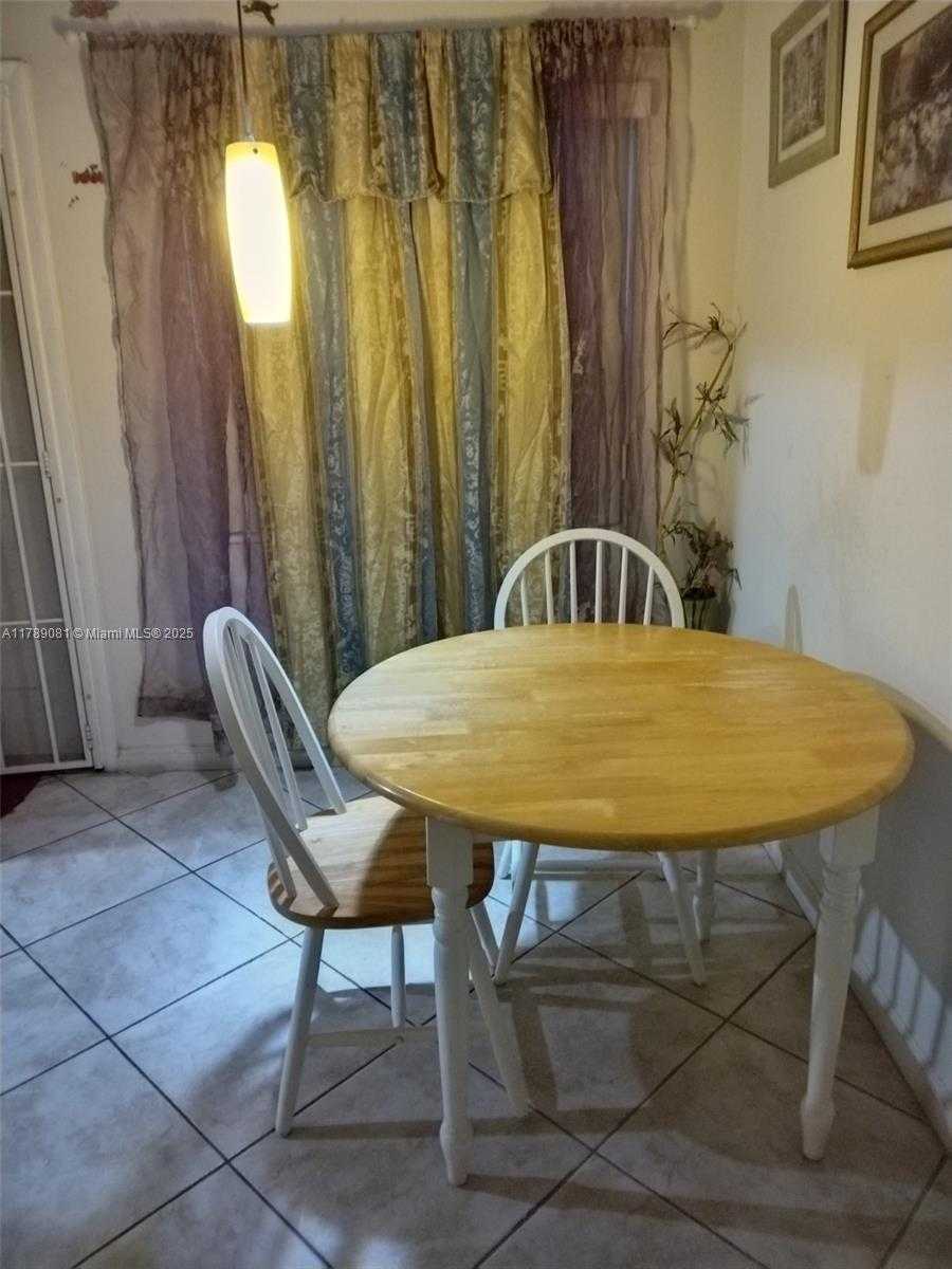 Small Image of 6510 WINFIELD BLVD #103, Margate Number 5