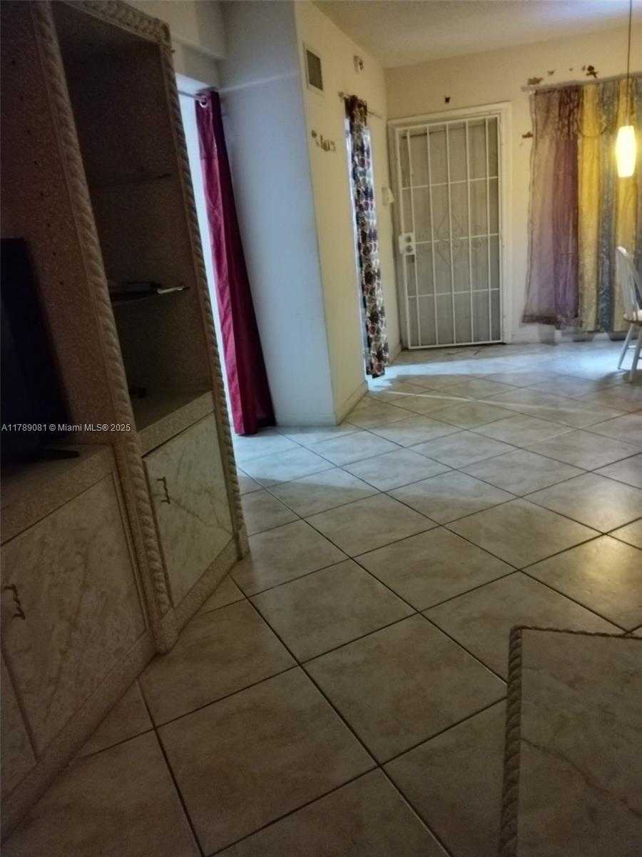 Small Image of 6510 WINFIELD BLVD #103, Margate Number 9