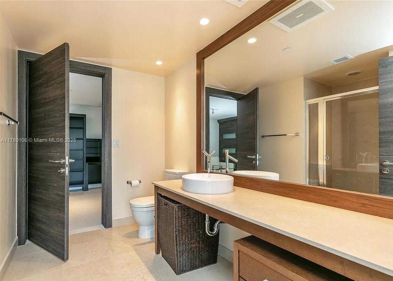 Small Image of 495 BRICKELL AVE #703, Miami Number 21