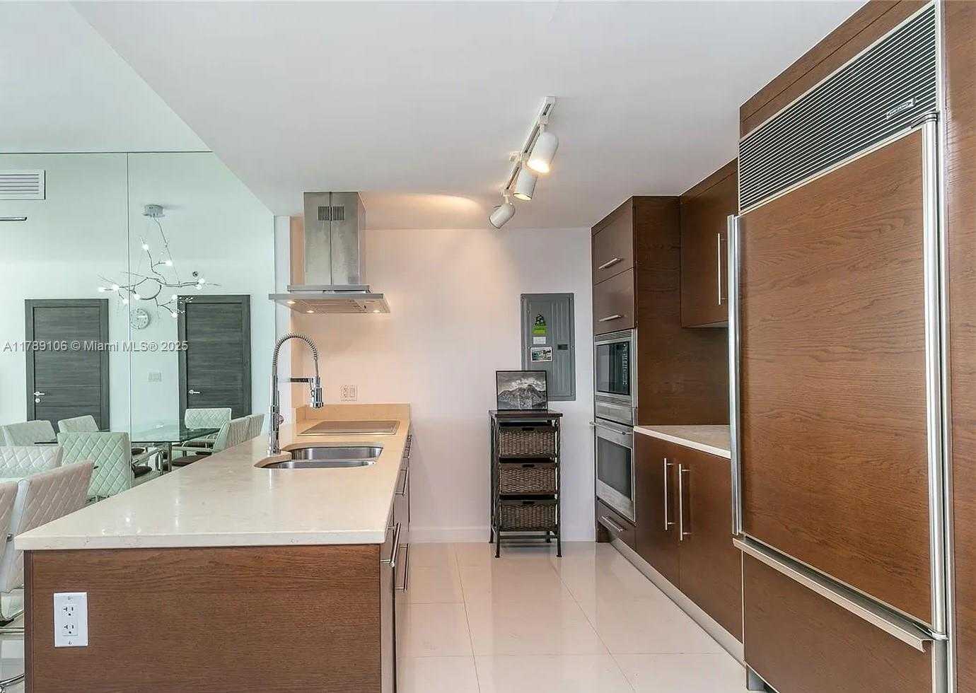 Small Image of 495 BRICKELL AVE #703, Miami Number 6