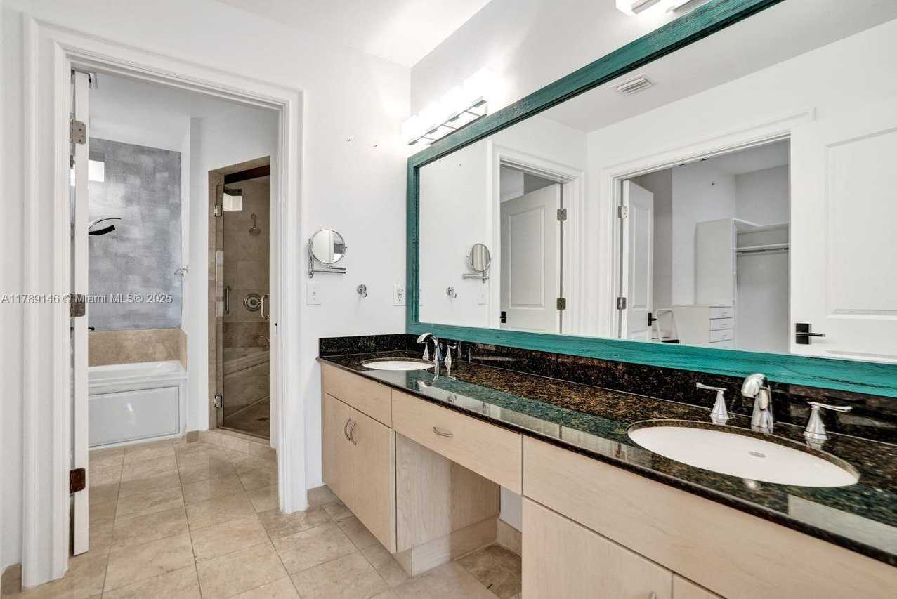 Small Image of 16101 EMERALD ESTATES DR #342, Weston Number 12