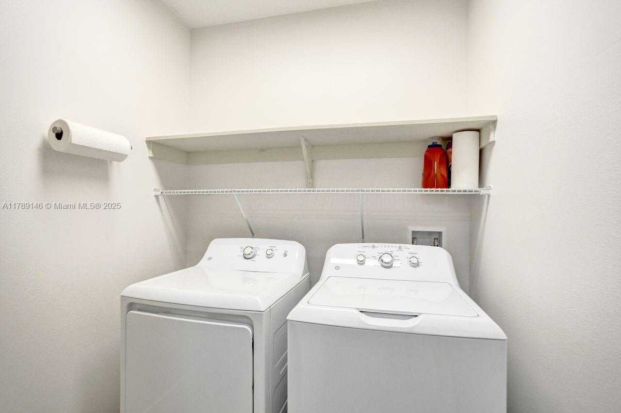 Small Image of 16101 EMERALD ESTATES DR #342, Weston Number 17