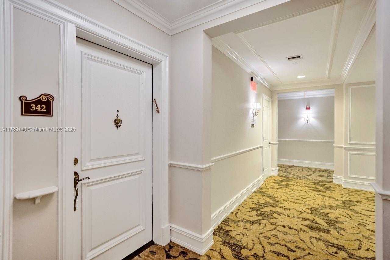 Small Image of 16101 EMERALD ESTATES DR #342, Weston Number 20