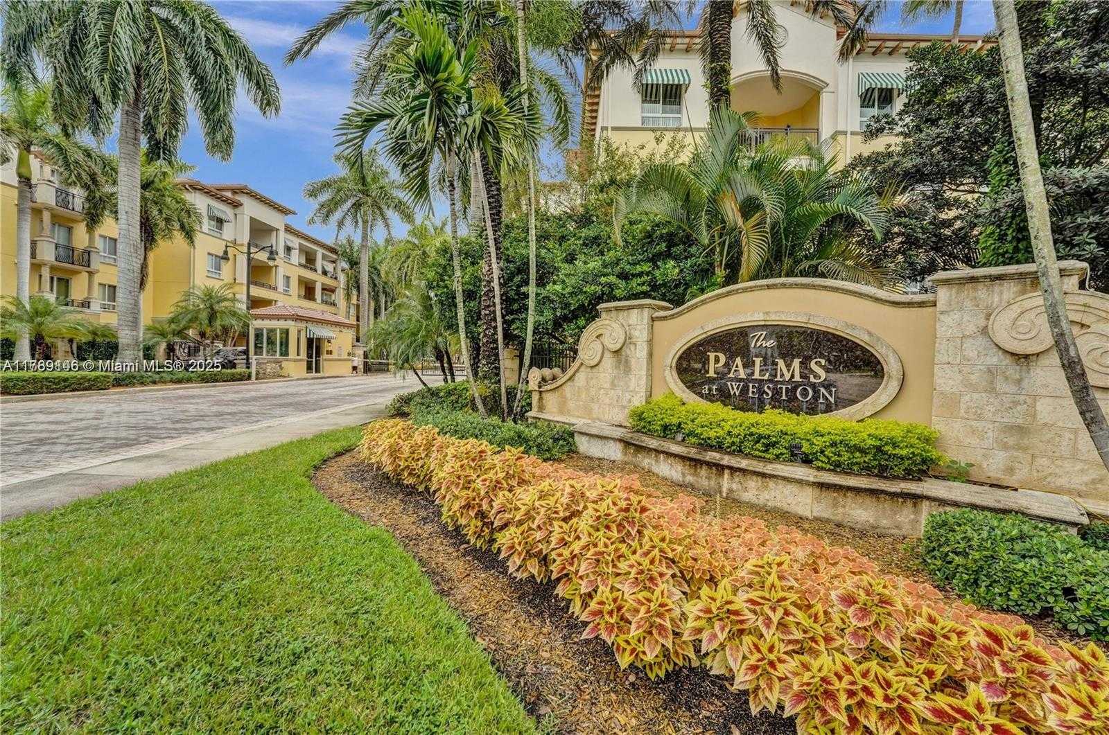 Small Image of 16101 EMERALD ESTATES DR #342, Weston Number 34