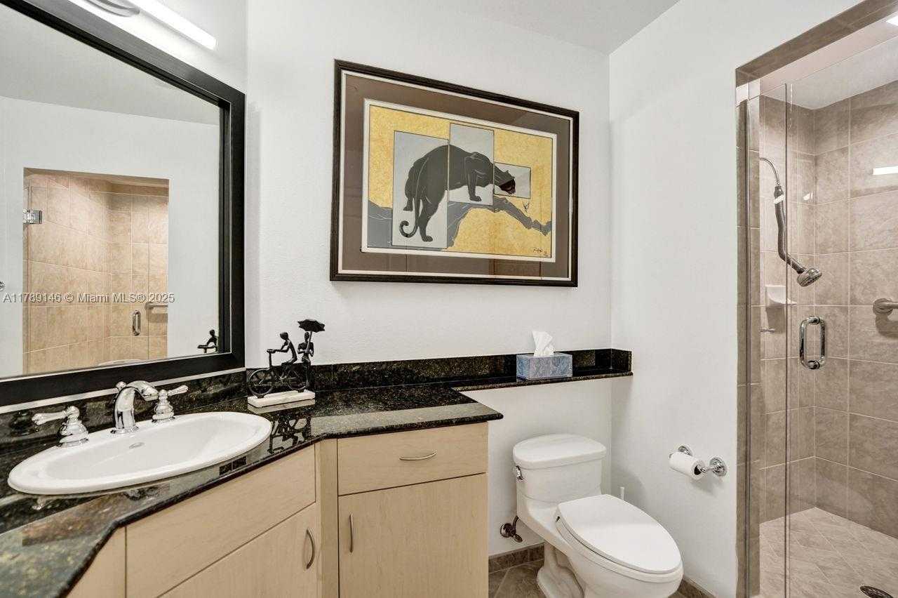 Small Image of 16101 EMERALD ESTATES DR #342, Weston Number 9