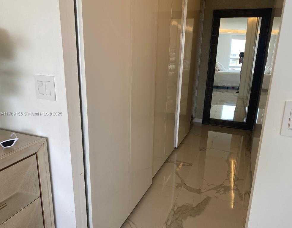 Small Image of 1450 BRICKELL BAY DR #1709, Miami Number 10
