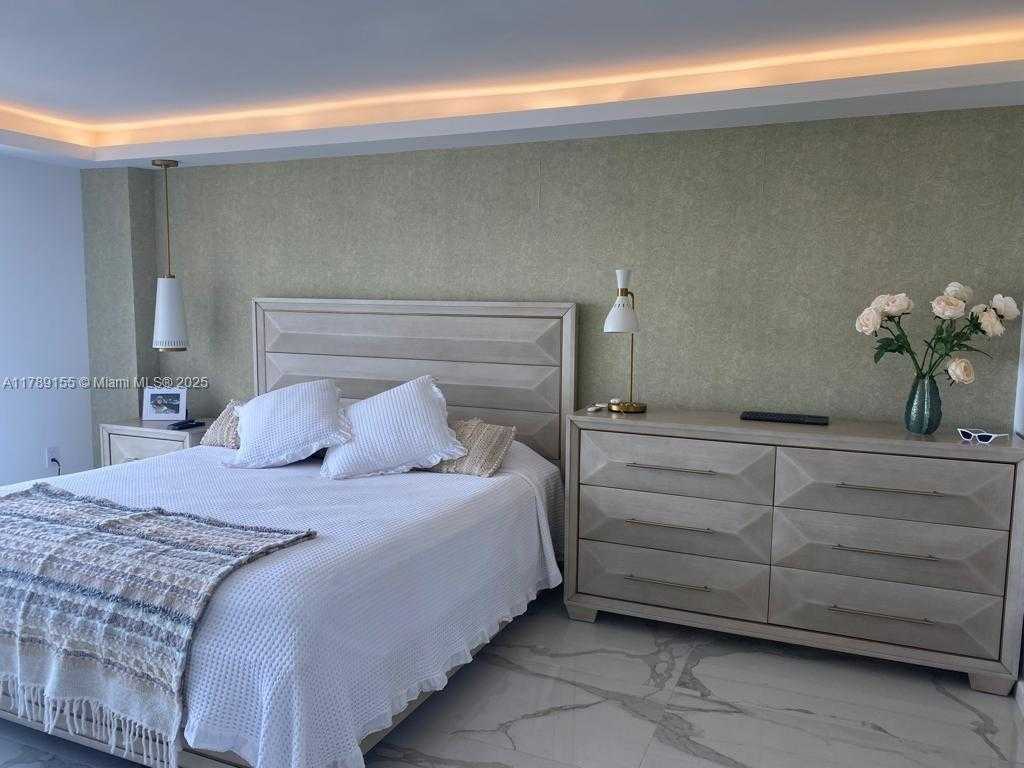 Small Image of 1450 BRICKELL BAY DR #1709, Miami Number 13