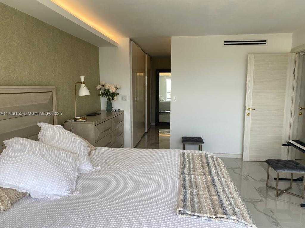 Small Image of 1450 BRICKELL BAY DR #1709, Miami Number 14