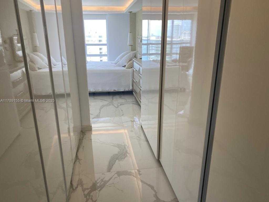Small Image of 1450 BRICKELL BAY DR #1709, Miami Number 15