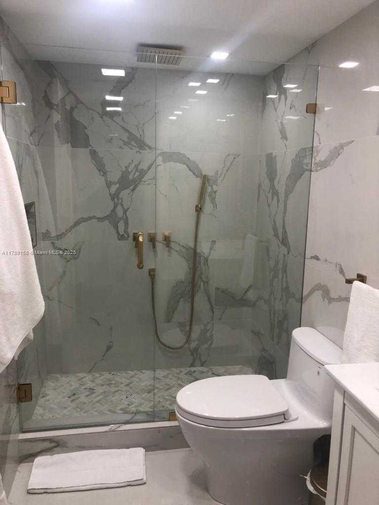 Small Image of 1450 BRICKELL BAY DR #1709, Miami Number 16