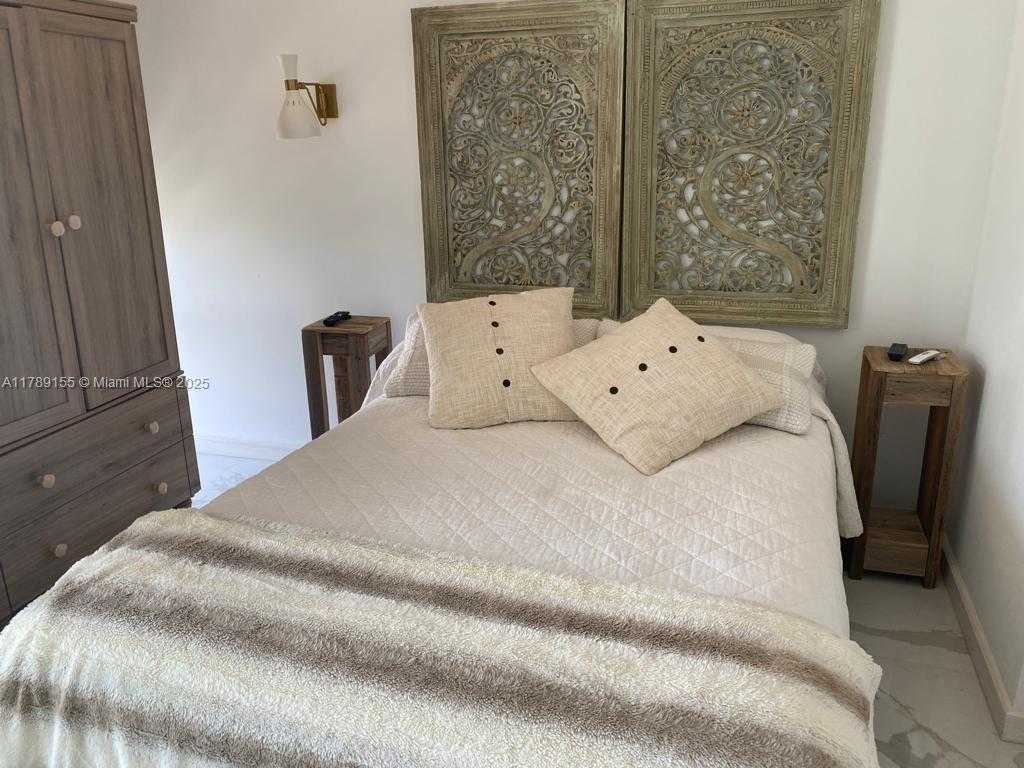Small Image of 1450 BRICKELL BAY DR #1709, Miami Number 18