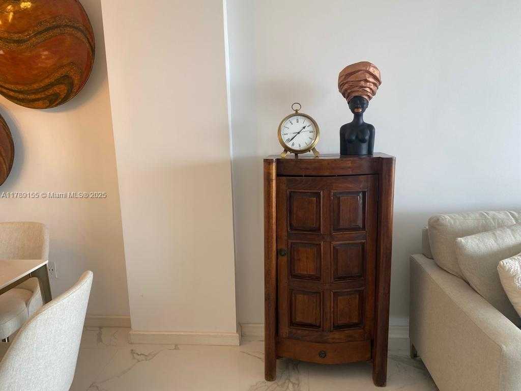 Small Image of 1450 BRICKELL BAY DR #1709, Miami Number 35