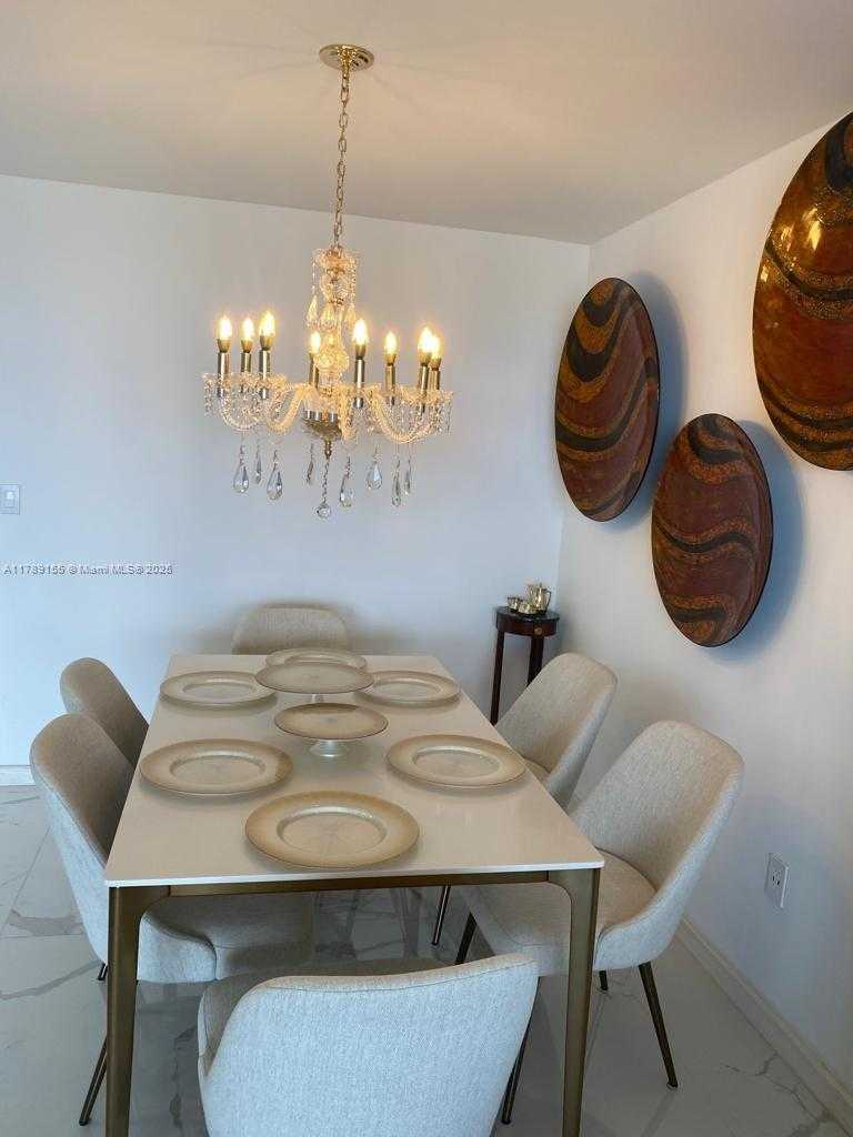 Small Image of 1450 BRICKELL BAY DR #1709, Miami Number 4