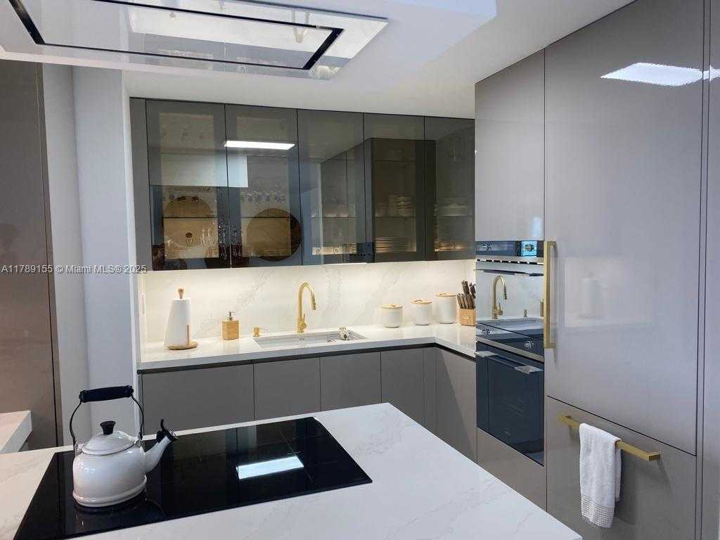 Small Image of 1450 BRICKELL BAY DR #1709, Miami Number 6