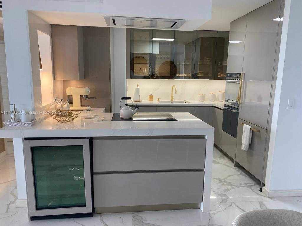 Small Image of 1450 BRICKELL BAY DR #1709, Miami Number 7
