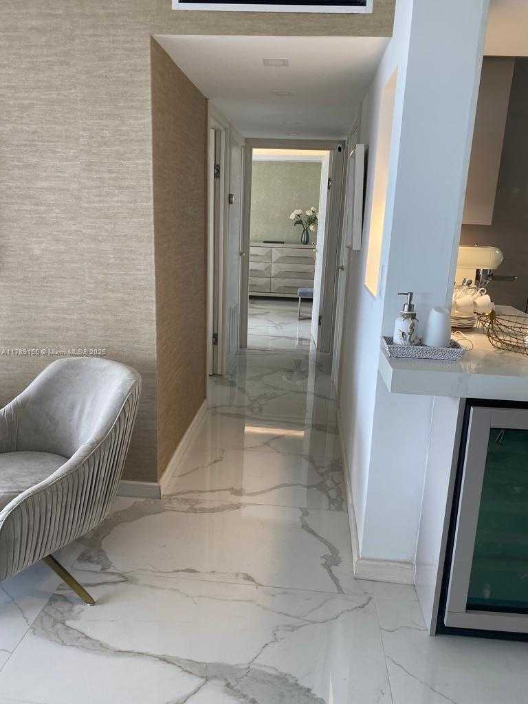 Small Image of 1450 BRICKELL BAY DR #1709, Miami Number 9