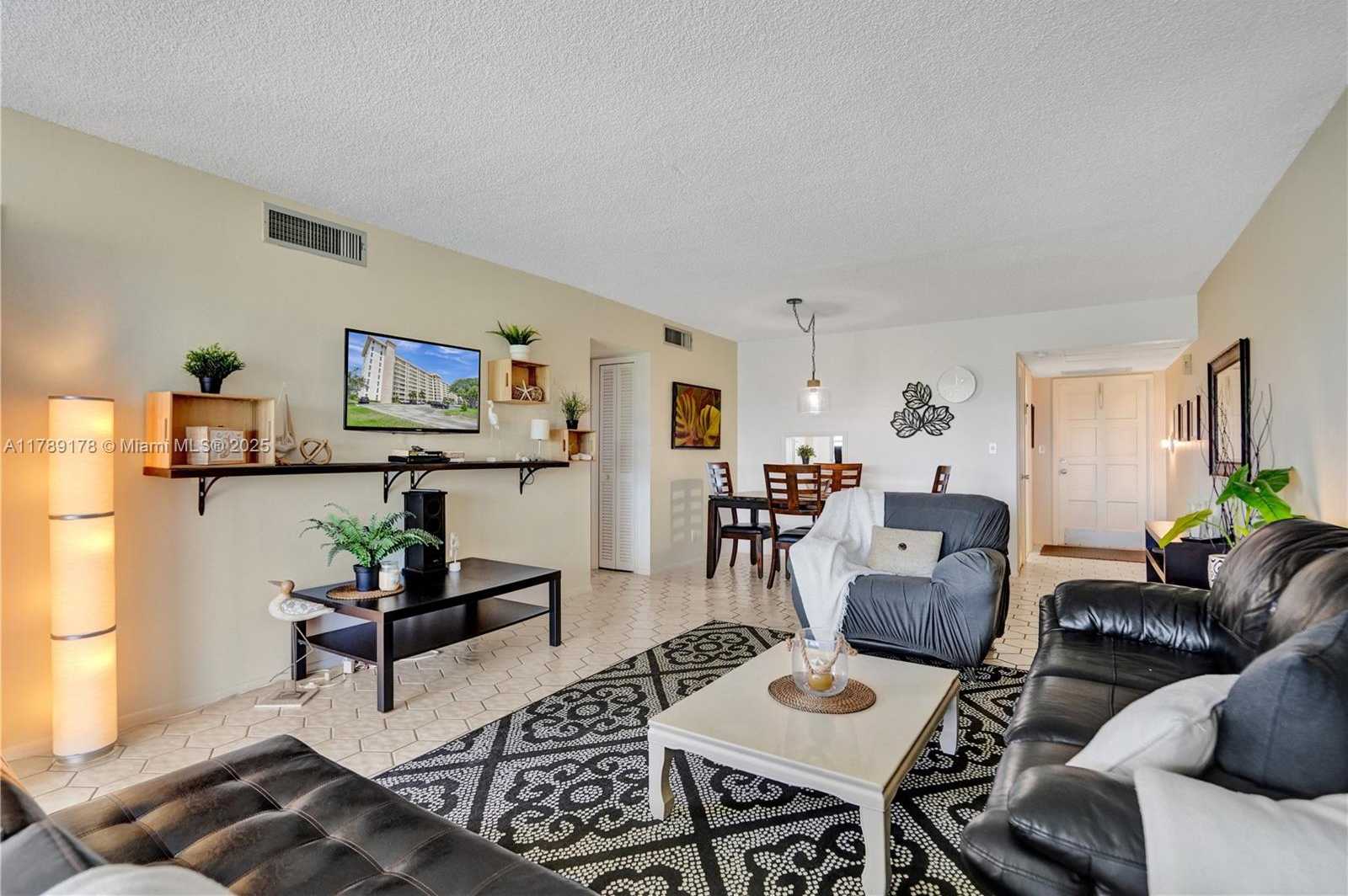 Small Image of 2671 SOUTH COURSE DR #409, Pompano Beach Number 17