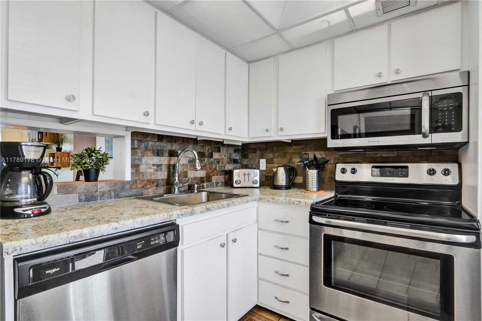 Small Image of 2671 SOUTH COURSE DR #409, Pompano Beach Number 22