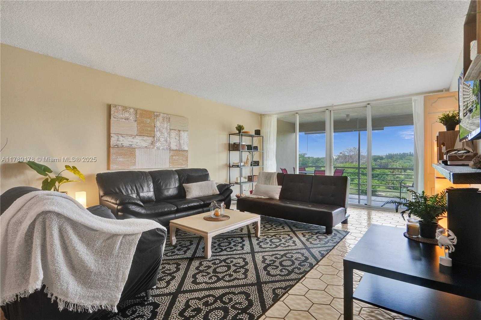 Small Image of 2671 SOUTH COURSE DR #409, Pompano Beach Number 5