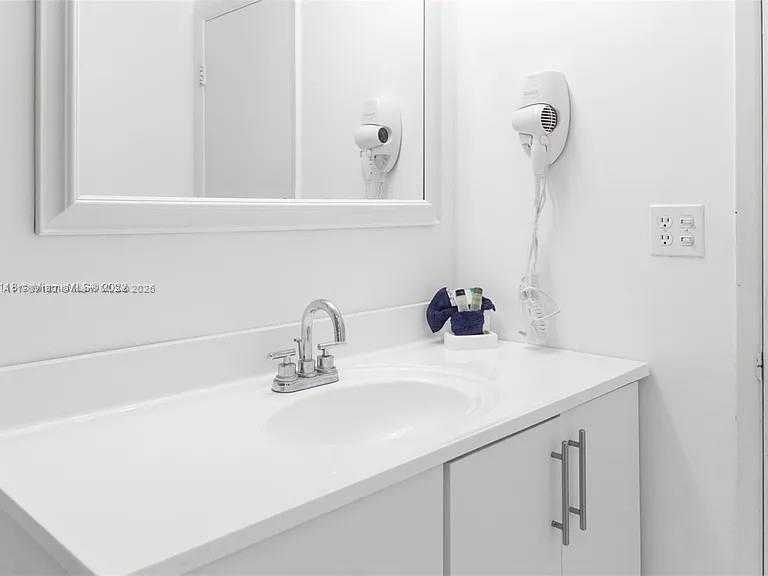 Small Image of 19370 COLLINS AVE #1216, Sunny Isles Beach Number 12